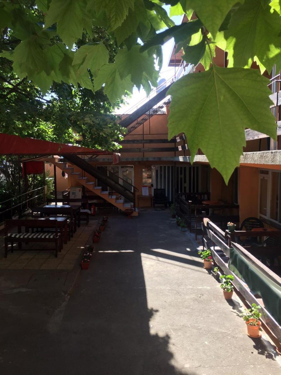 Family Hotel Julian Kranevo Exterior foto